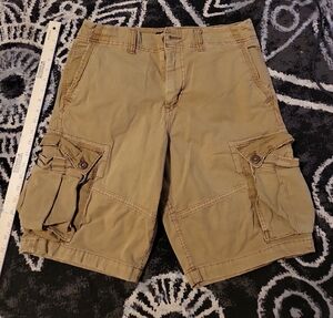 American Eagle Size 32 Men's Tan Cargo Shorts